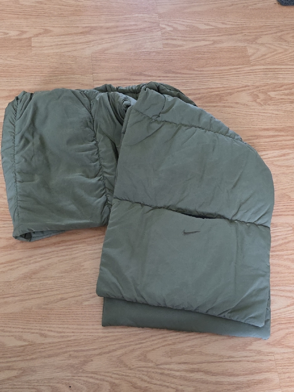 NIKE Therma Fit Quilted Wrap